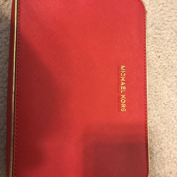 ❤️❤️Beautiful red Michael Kors bag!!! - Picture 2 of 4